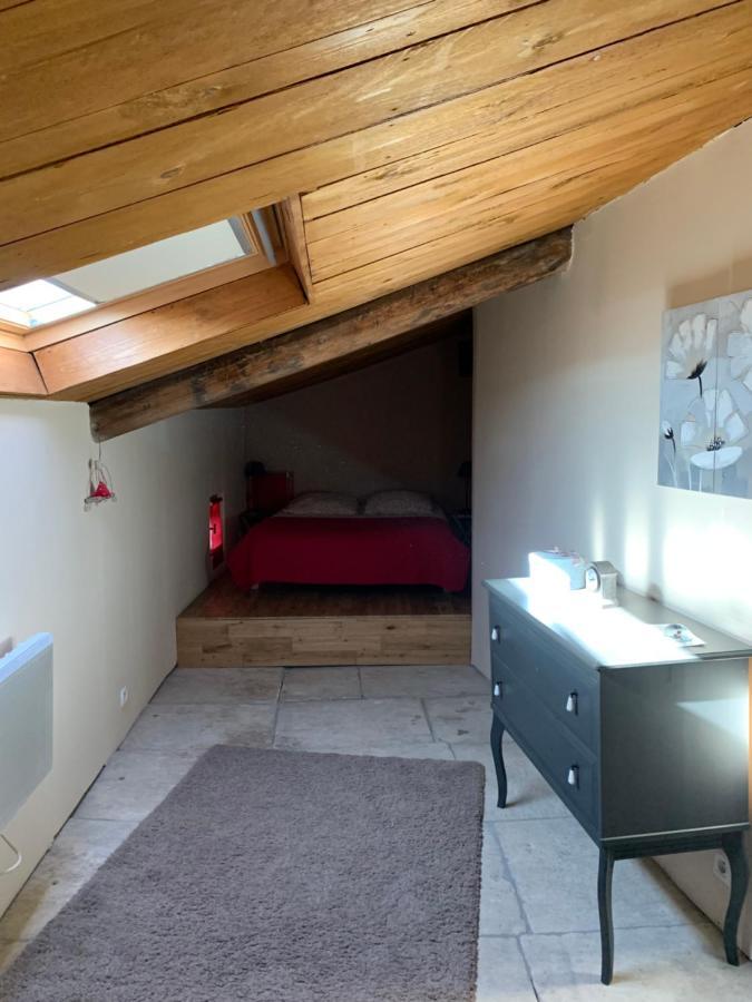 La Bugadiere Salles-sous-Bois Luaran gambar